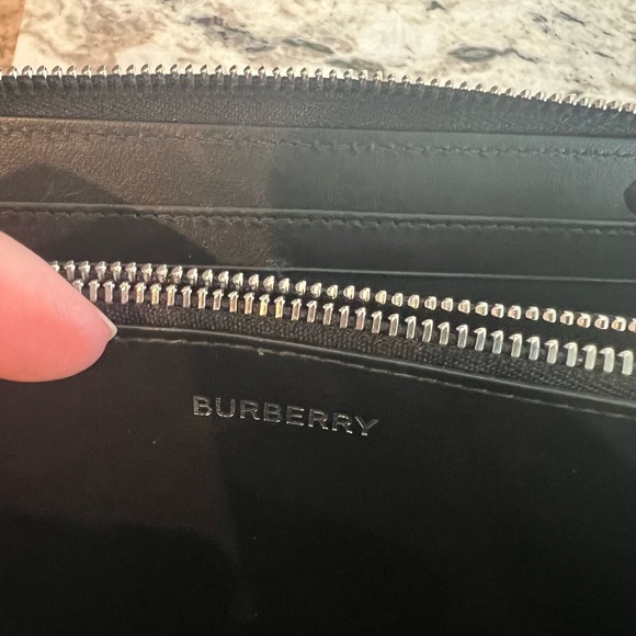 Burberry Wallet - Picture 7 of 9